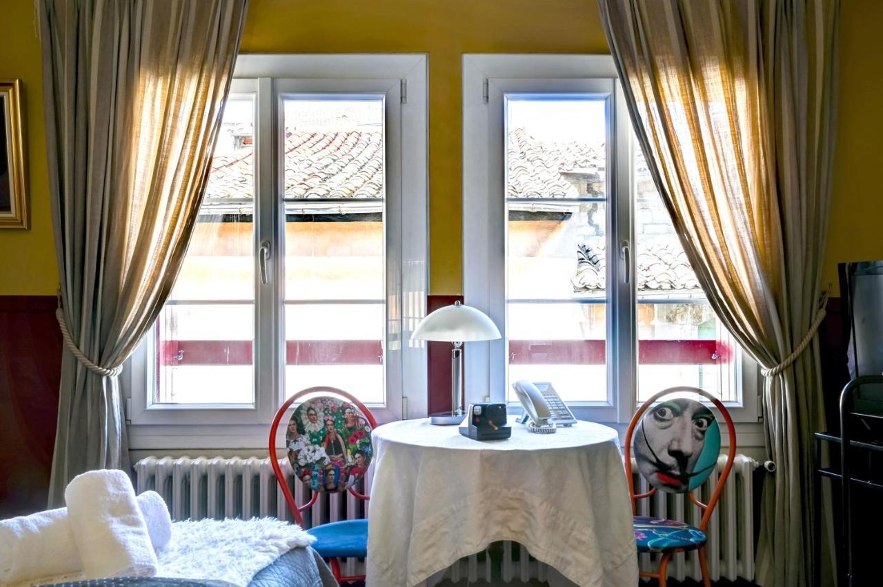 טרסקון Hotel Des Artistes מראה חיצוני תמונה